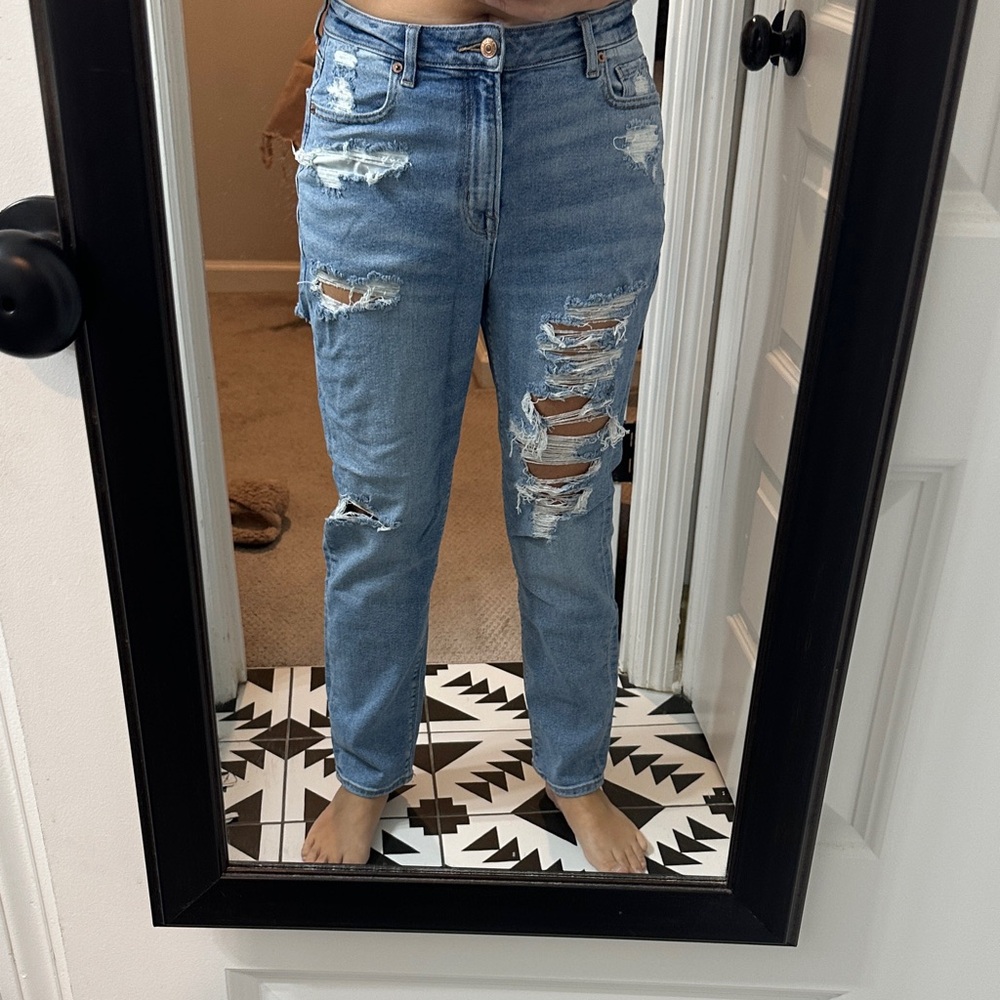 American Eagle Outfitters Light Blue Distressed Straight Leg Jeans